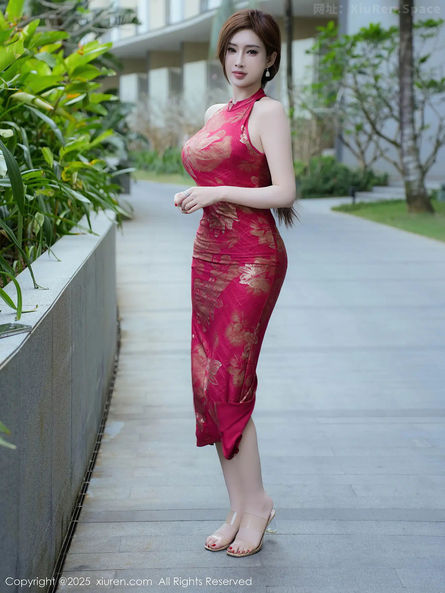 图片[6]-[XiuRen秀人网] VOL.9837 女神Carol周妍希性感红色旗袍服饰配超薄肉丝秀丰满身材诱惑写真77P-秀人网官方网站